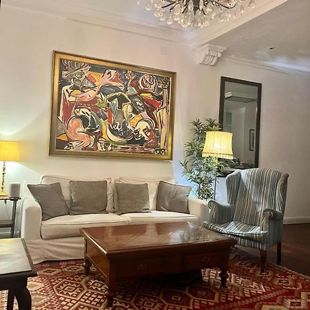Small Stylish Room With Comfortable Queen-Size Bed In Very Large, Beautifully Decorated Shared Flat In The Historic Centre Of Málaga Exterior foto