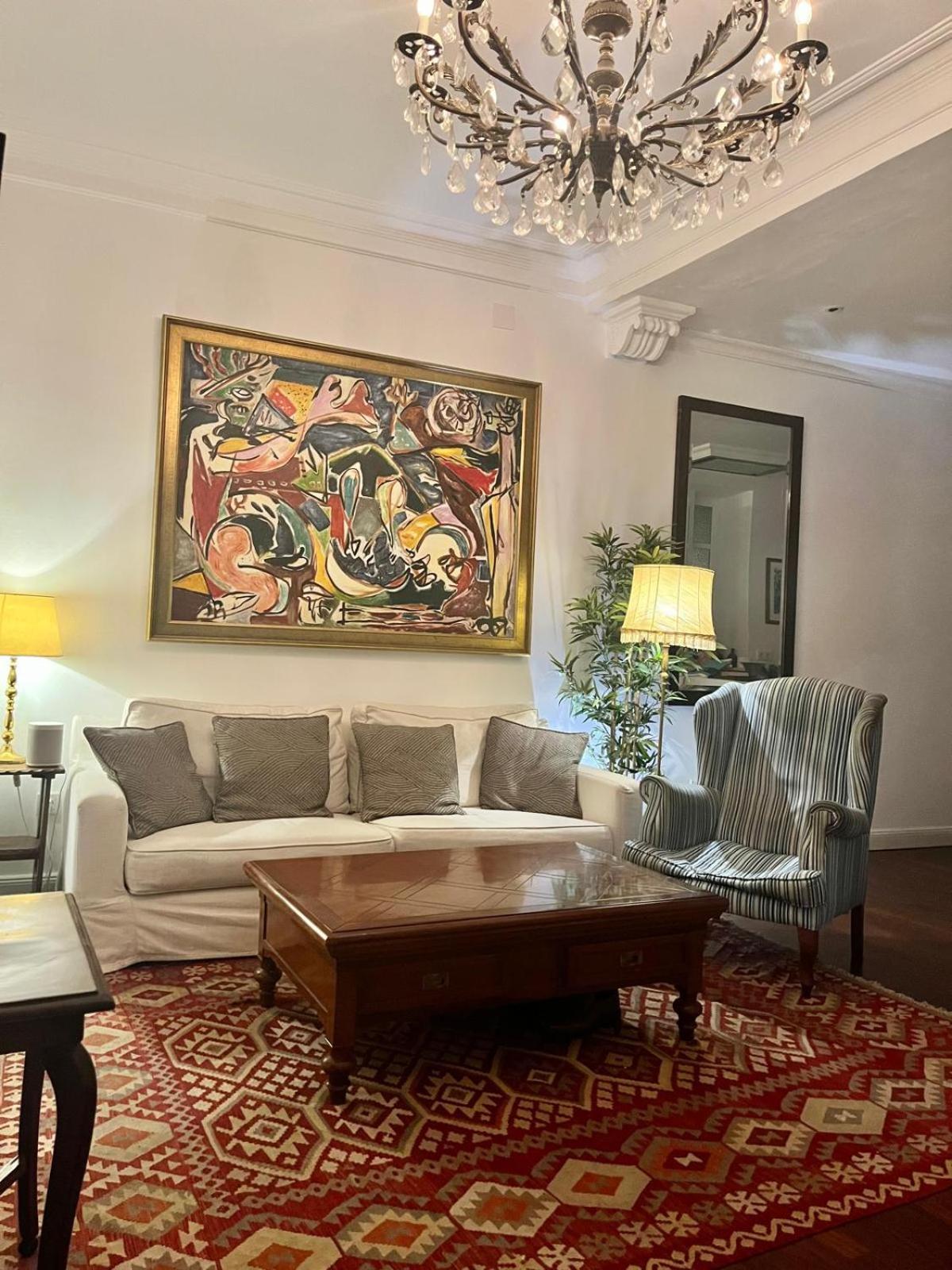 Small Stylish Room With Comfortable Queen-Size Bed In Very Large, Beautifully Decorated Shared Flat In The Historic Centre Of Málaga Exterior foto