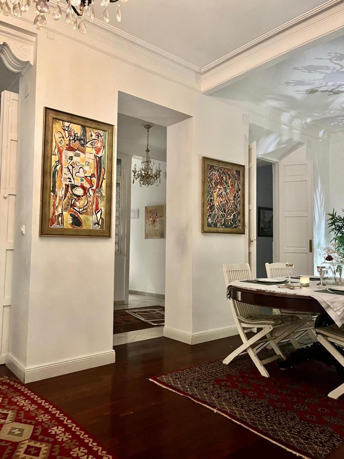 Small Stylish Room With Comfortable Queen-Size Bed In Very Large, Beautifully Decorated Shared Flat In The Historic Centre Of Málaga Exterior foto